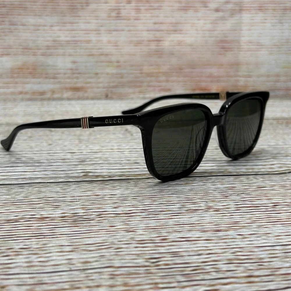 Gucci GG1493S 001‎ Black Acetate Square Sunglasses Grey Lens w/ Case Never Worn